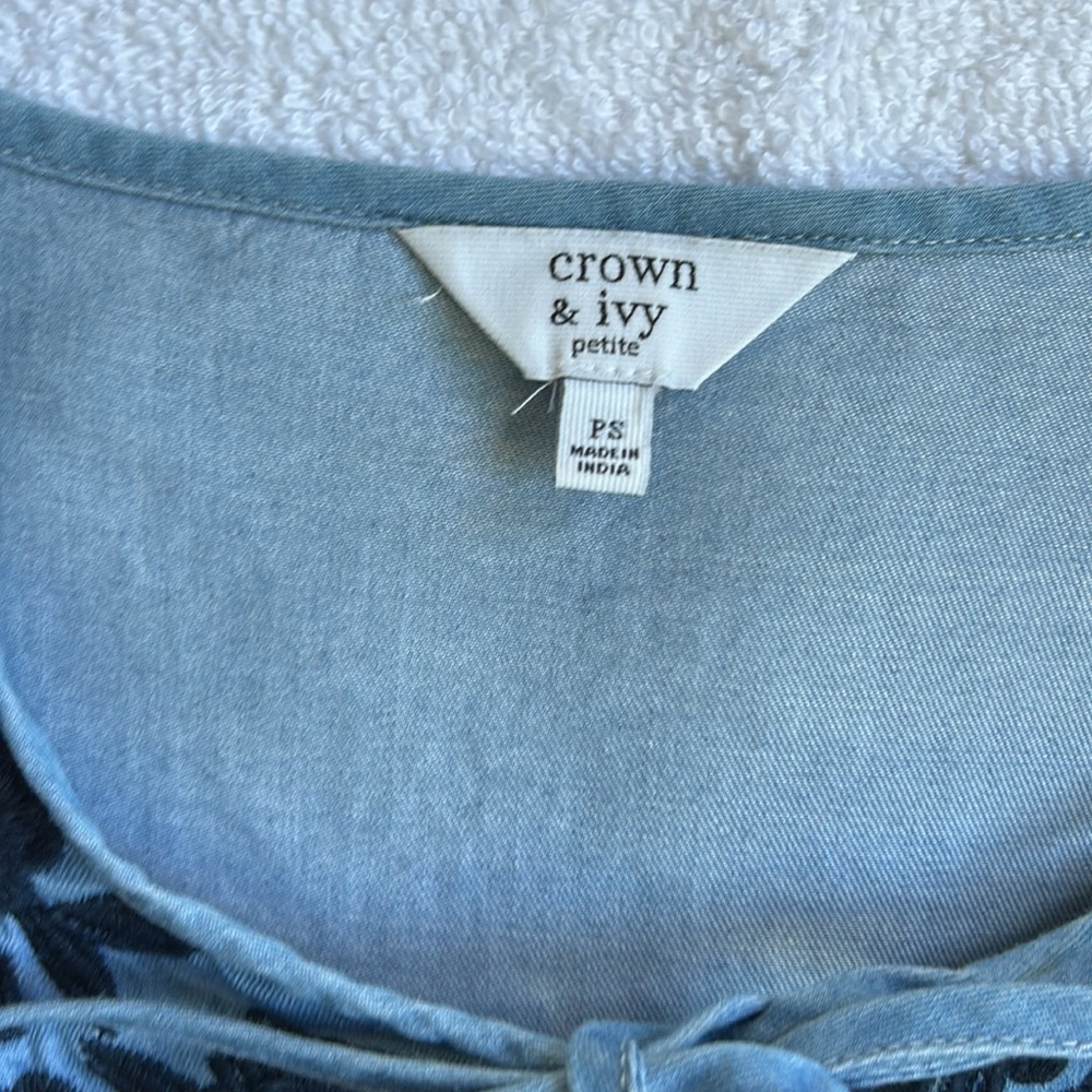 Embroidered Top - Picture 2 of 3
